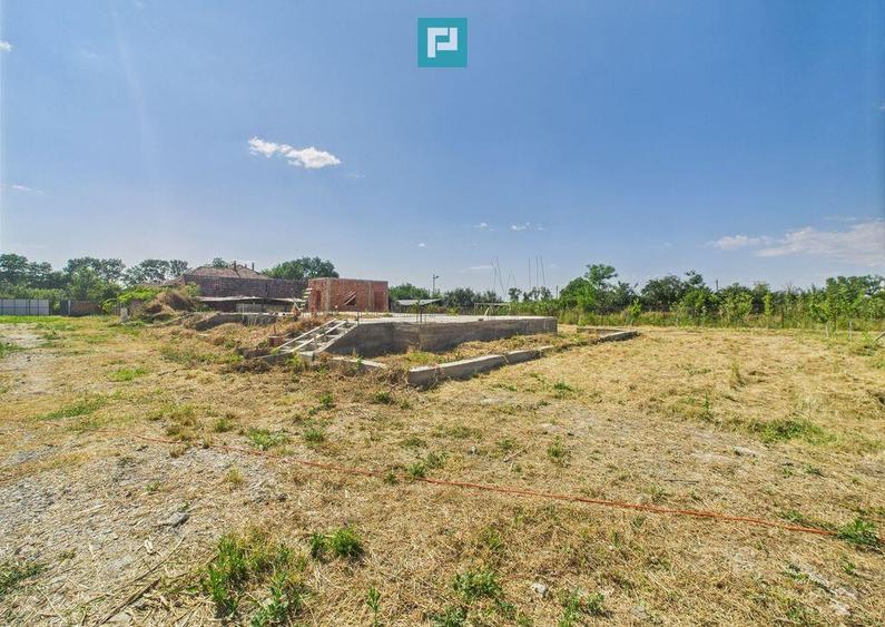 Teren 1000 mp Uliuc, cu funda?ie ?i proiect casa - 2