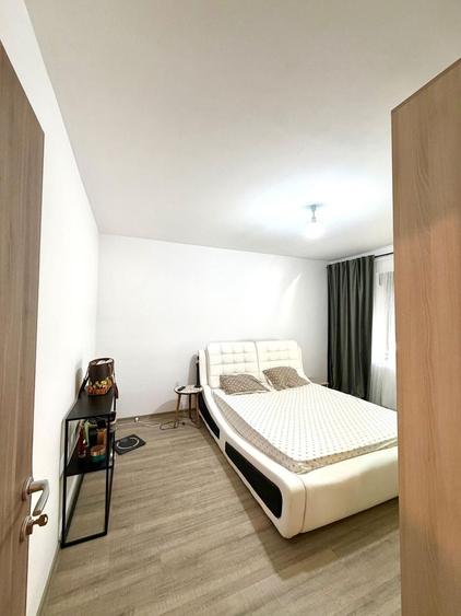 1100 e/ mp - Casa individuala  - 700 mp teren - la asfalt - Sacalaz - 7