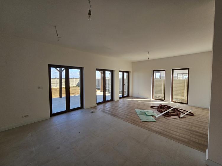 Case individuale noi, P+E, în Moșnița Nouă, locații excelente, comision 0% - 1