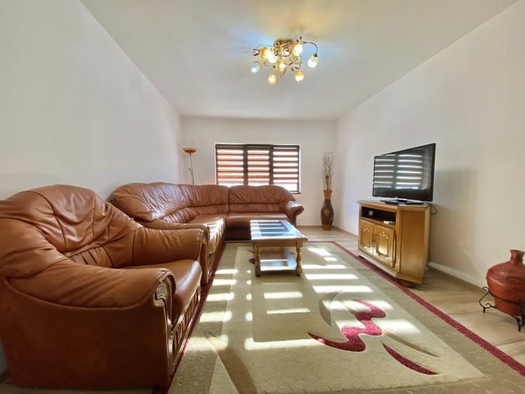 Apartament cu 3 camere de inchiriat in zona Faleza Nord - 1