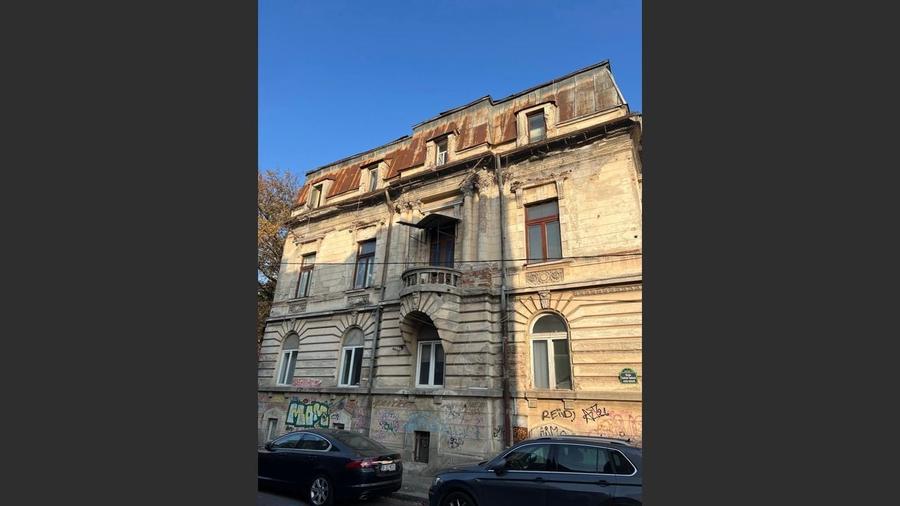 Cladire interbelica - Piata Victoriei - 2