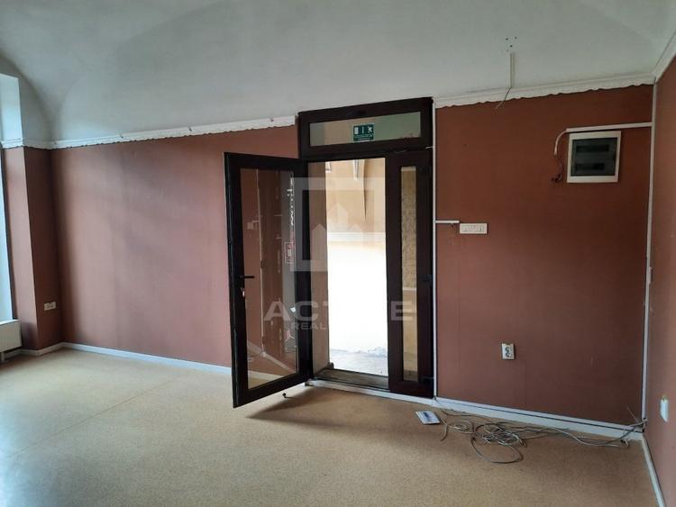 Restaurant in centrul orasului - 3