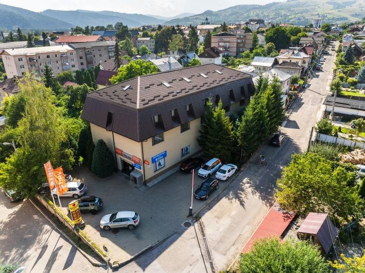 Vanzare investitie - cladire multifunctionala 65 spatii  4 etaje  Gura Humorului - 1