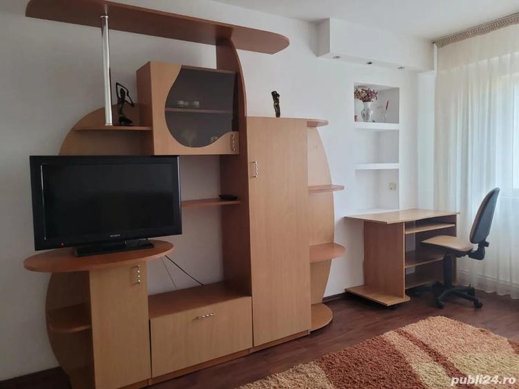 Inchiriez apartament 3 camere Rovine . Centrala termica pe gaz - 1