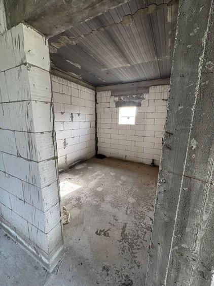 Casa la rosu Plaiul Vulcanesti zona Lapus Craiova cu placa - 4