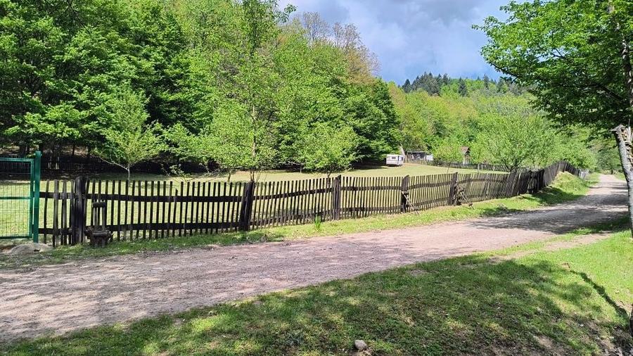 De vanzare teren 1800mp - 1