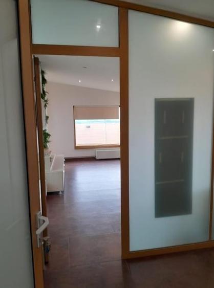 Spatiu birouri modern, mobilat integral - 10