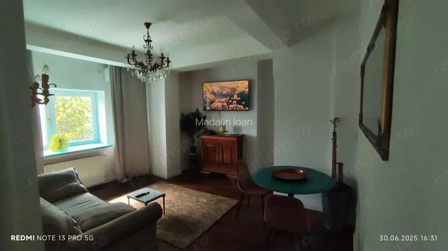 Vedere spre Palatul Cotroceni | 2 camere, mobilat-5 min metrou Vedere spre Palatul Cotroceni | 2 camere, mobilat-5 min metrou