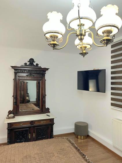 Apartament cu 3 camere decomandat în Centrul Istoric