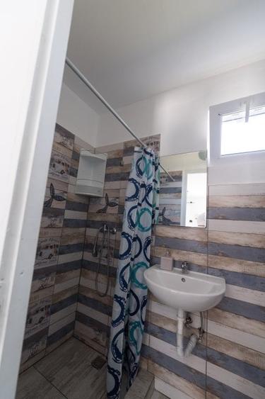 Exclusiv! Pensiune 6 camere - Vama Veche - Centru - 239.000 euro  (Cod E8) - 59