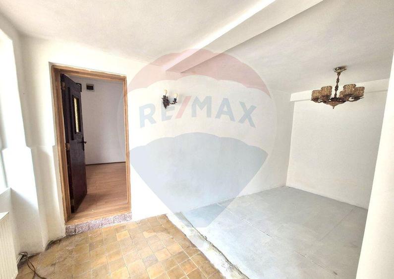 Casa de vanzare pretabila locuinta sau afacere | 13 Septe... - 9