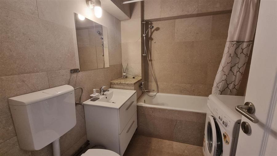 Apartament cu 3 camere decomandat, mobilat în Răcădău