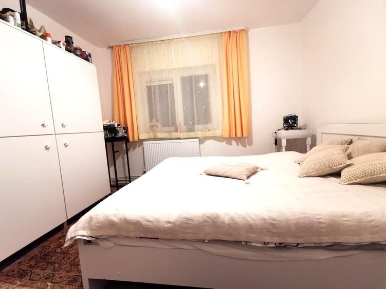 Apartament cu 3 camere decomandat în Exterior Vest