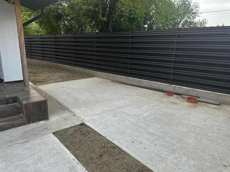 Casă individuală cu 5 camere cu Canalizare în Central