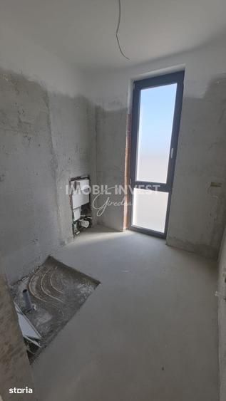 Casă cu 4 camere cu Teren 400 Mp în Tolstoi