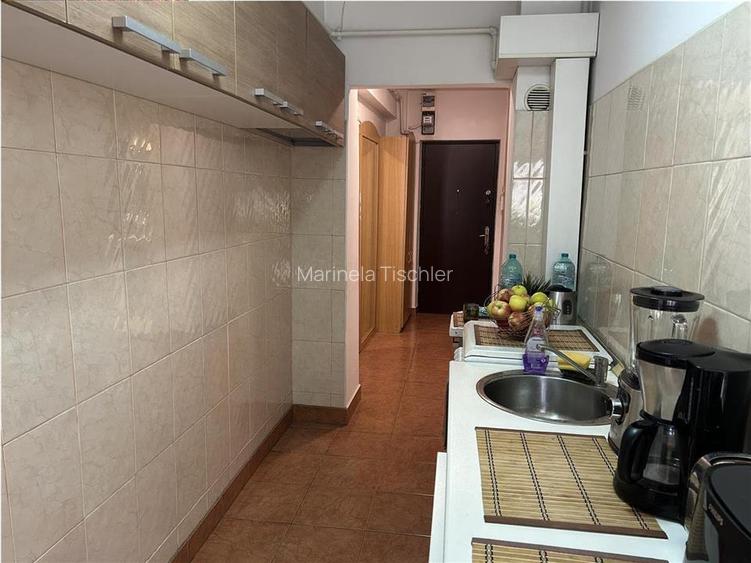 Vand ap.3camere,ultracentral,64mp,et.interm,centrala termica,2 balcoane,locatie