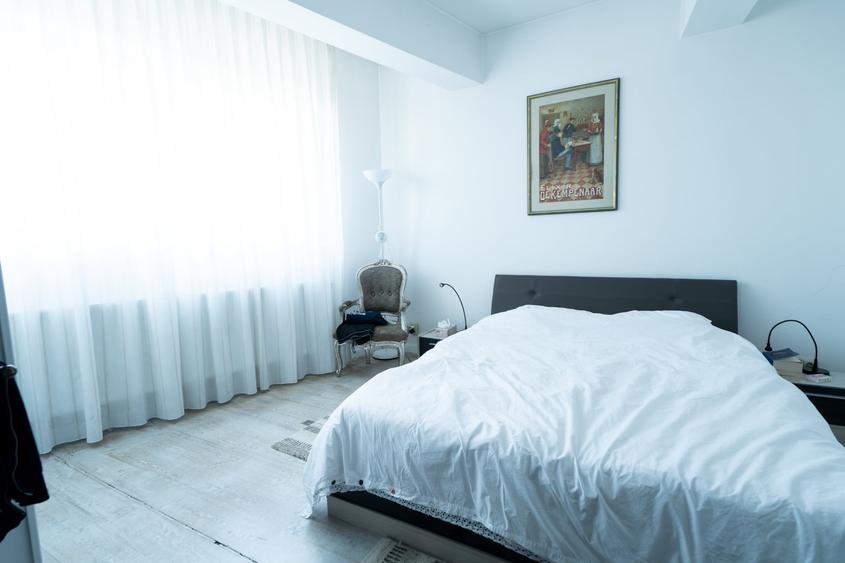 Apartament cu 3 camere semidecomandat, mobilat în Semicentral