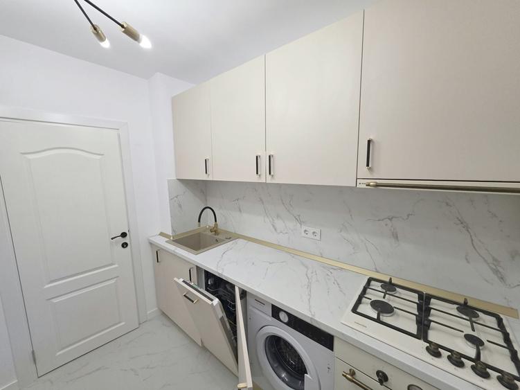 Apartament cu 3 camere semidecomandat în Bucur Obor