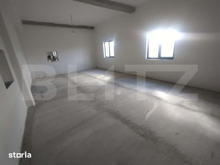 Spațiu comercial, de 1,400 mp, în Uriu