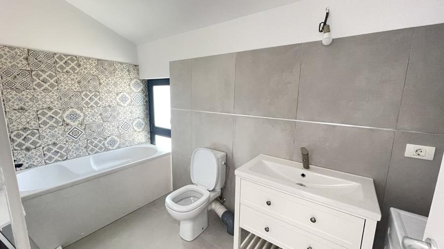 Duplex cu 4 camere cu Canalizare în Balotești