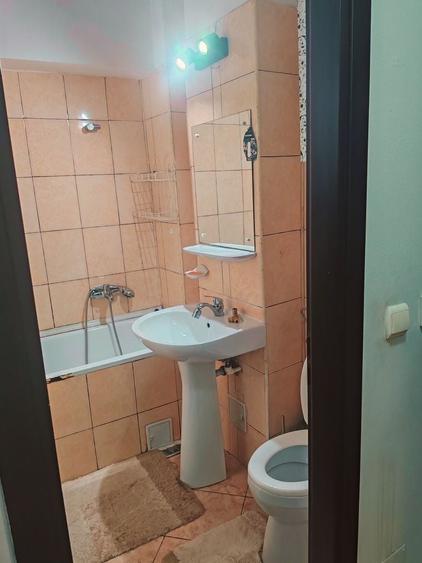 Apartament cu 2 camere decomandat în Zahana