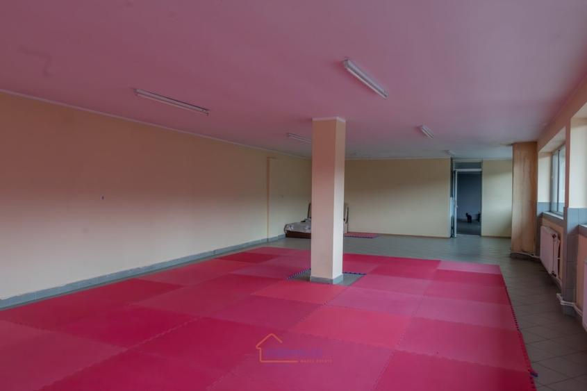 Spațiu comercial, de 175 mp, în Moinești