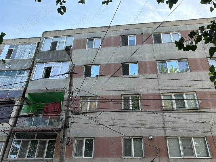 Apartament cu 3 camere decomandat în Vest