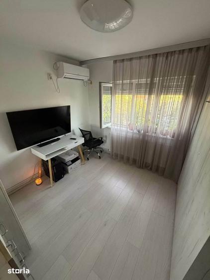 Apartament cu 3 camere decomandat în Valea Rosie