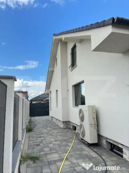 Casă cu 7 camere cu Teren 488 Mp în Seleuș