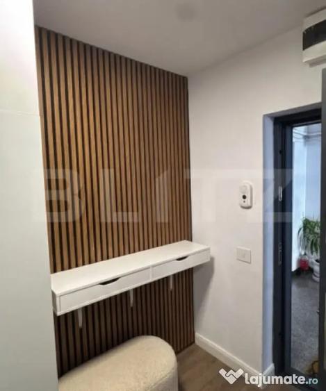 Apartament cu 3 camere semidecomandat în Central