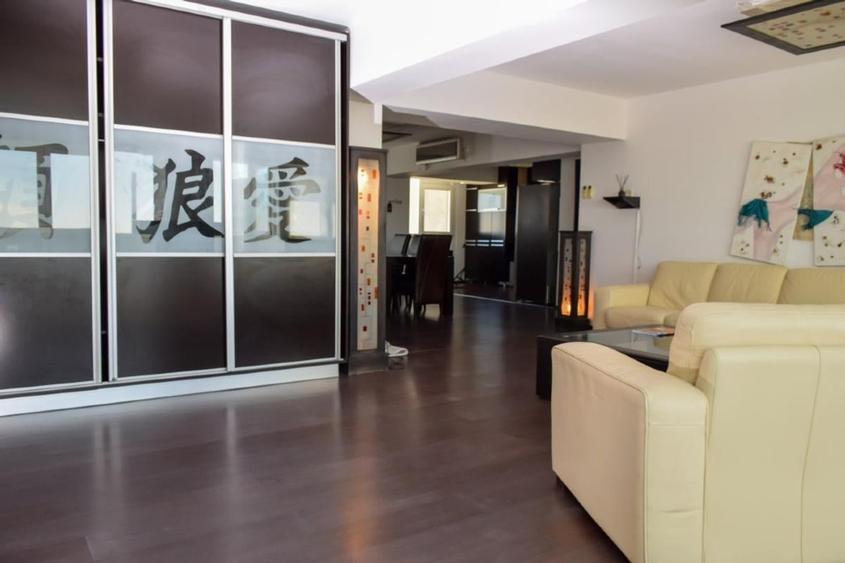 Apartament cu 2 camere semidecomandat, mobilat în Berceni