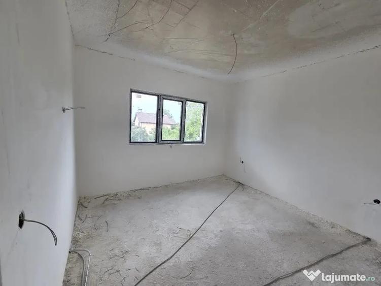 Casă cu 6 camere cu Teren 615 Mp în Vernești
