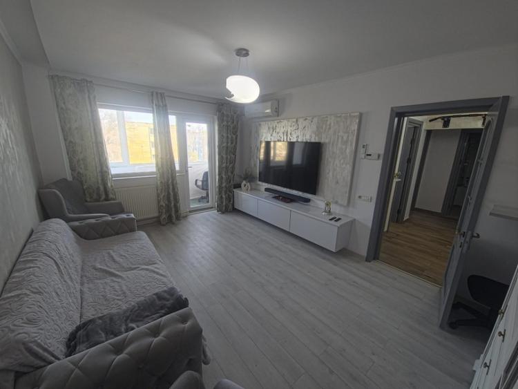 Apartament cu 2 camere decomandat în CET