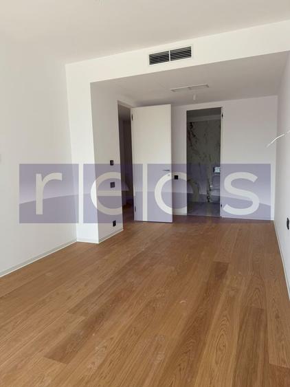 Apartament cu 4 camere decomandat în Barbu Văcărescu