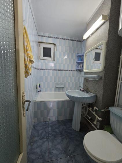 Apartament cu 2 camere decomandat în Micro 13