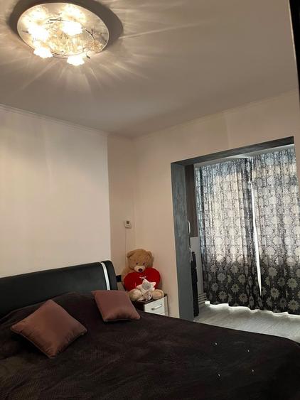 Apartament cu 2 camere decomandat în Micro 20