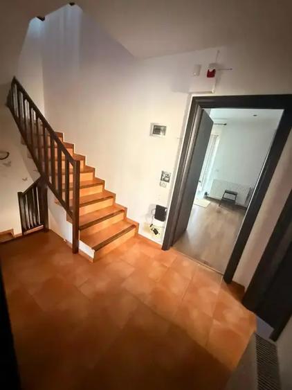 Duplex cu 6 camere cu Canalizare în Mogoșoaia