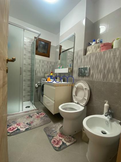 Apartament cu 2 camere semidecomandat, mobilat în Central