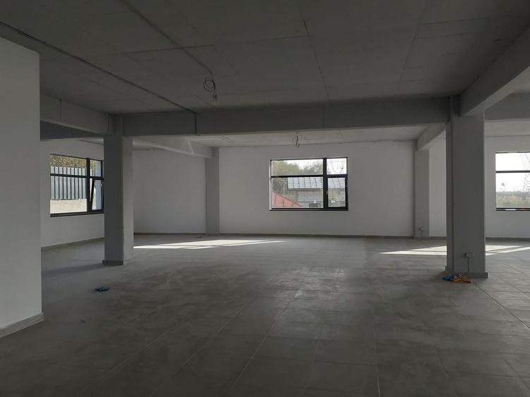 Spațiu comercial, de 1,557 mp, în Cățelu
