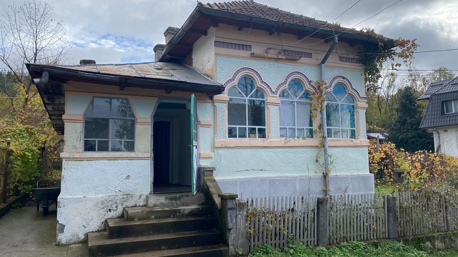 Casă individuală cu 3 camere cu Teren 2380 Mp în Zărnești