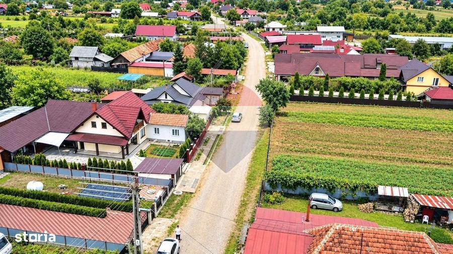 Casă cu 3 camere în Lupești