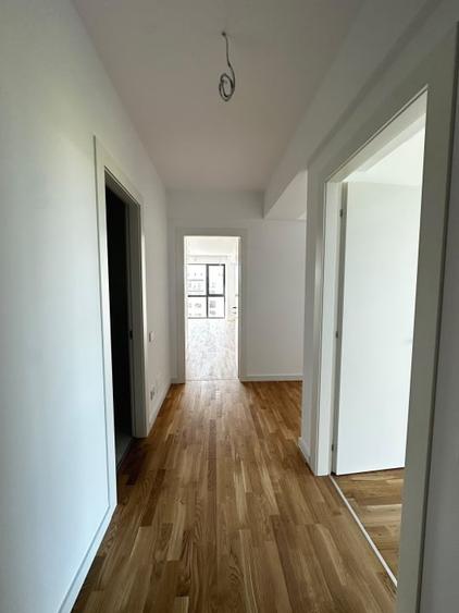 Apartament cu 3 camere semidecomandat în Pipera