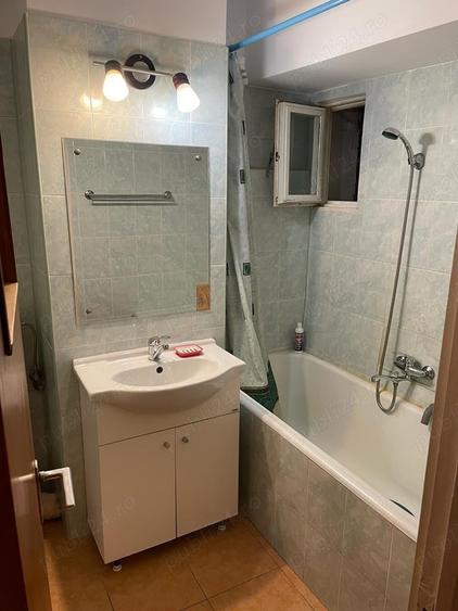 Apartament cu 2 camere decomandat în Bucur Obor