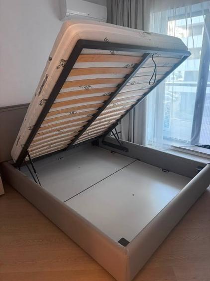 Apartament cu 3 camere semidecomandat, mobilat în Central