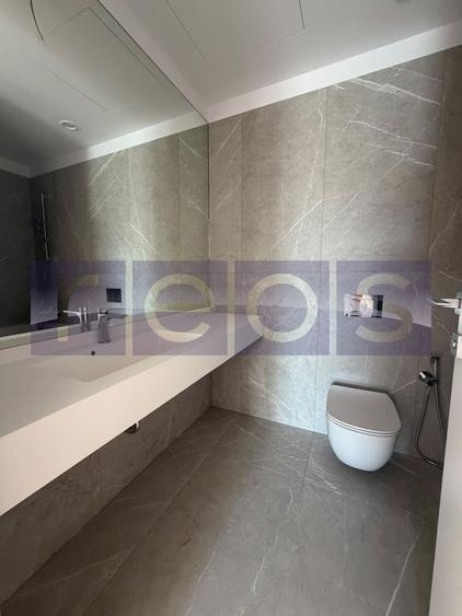 Apartament cu 4 camere decomandat în Barbu Văcărescu