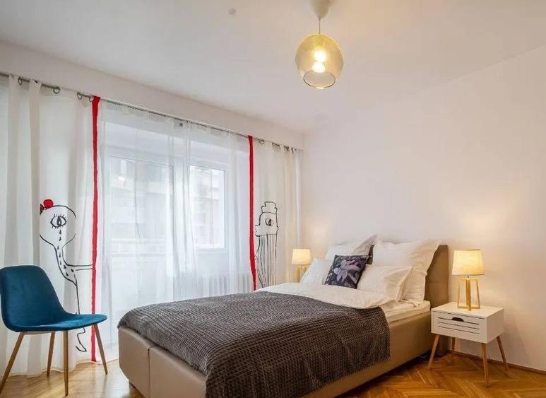 Apartament cu 4 camere decomandat în Central