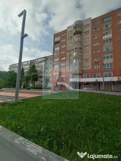 Garsonieră decomandată în Răcădău