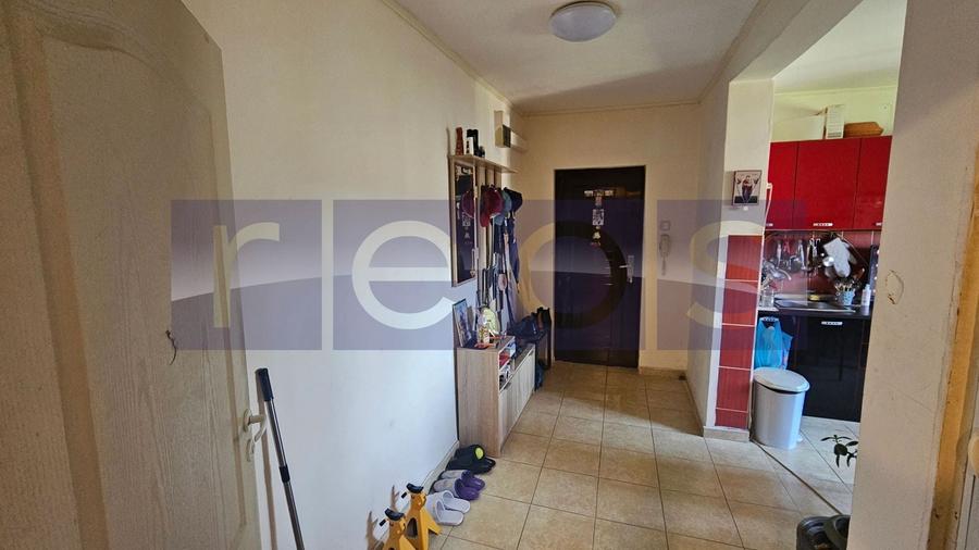 Apartament cu 4 camere decomandat în Sebastian