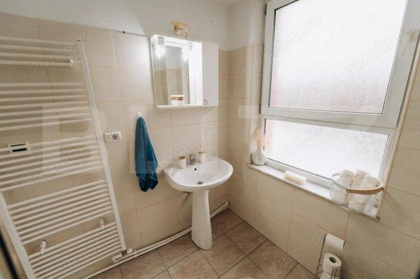 Oportunitate rara Garsoniera moderna cu parcare ?i curte | Podu Ro? Granit - 3