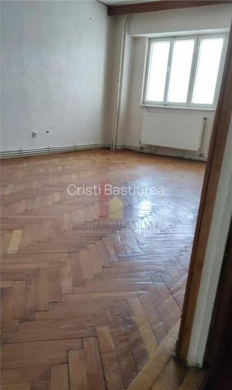 SPATIOS ULTRACENTRAL Ap 3 camere zona Tineretului, etaj 3 SPATIOS ULTRACENTRAL Ap 3 camere zona Tineretului, etaj 3